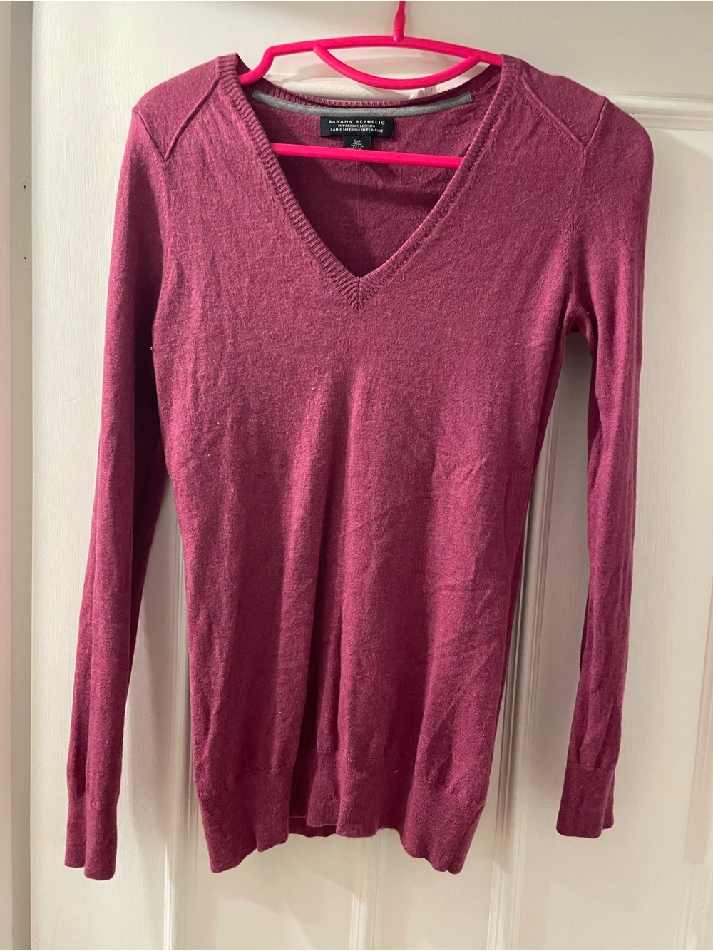 Banana Republic Women's V-Neck Sweater in Raspberry 100% merino wool